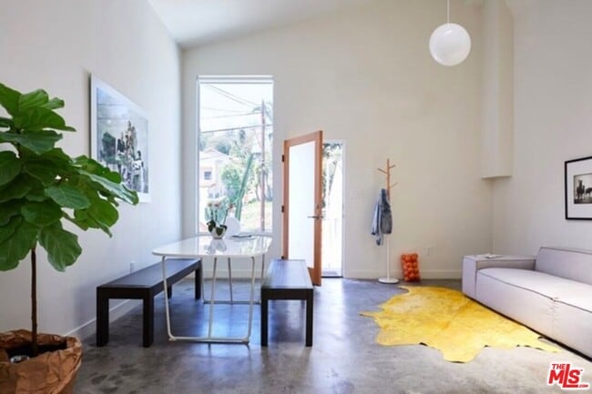 Building Photo - 2226 1/4 Echo Park Ave Rental