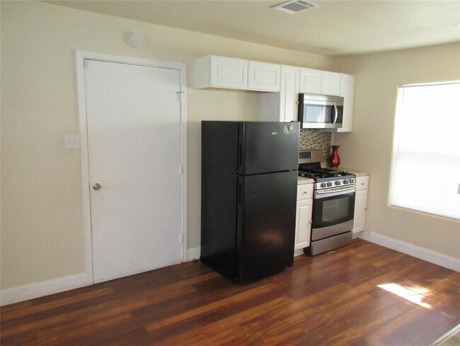 Photo - 10601 Murr Way