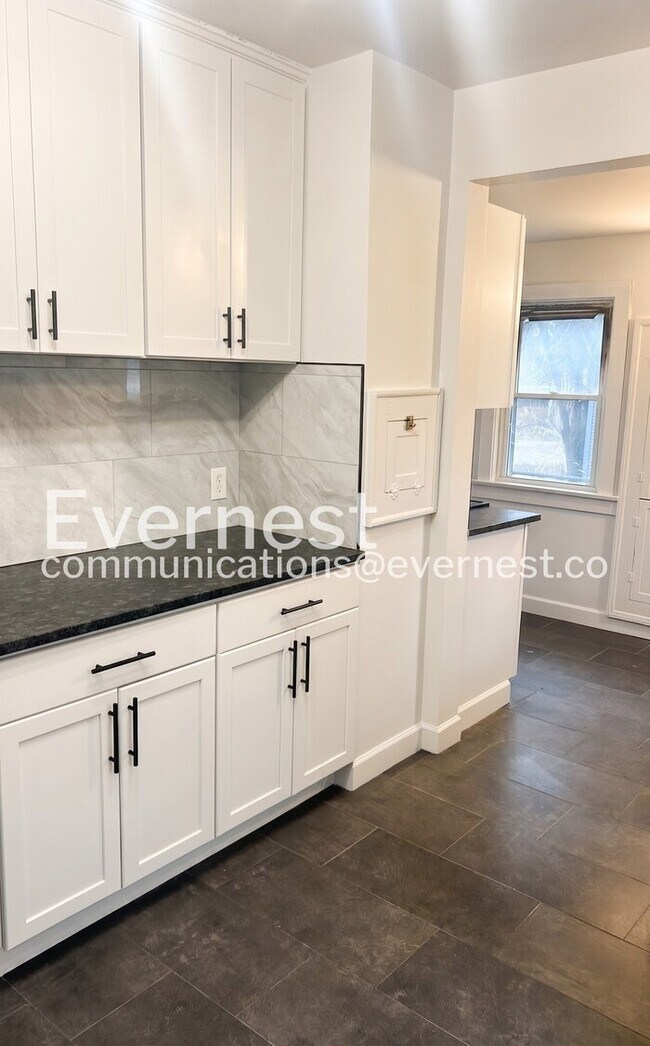 Photo - 2730 Elliott Ave