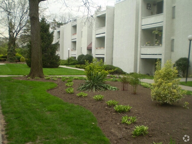 Building Photo - 452 River Rd Unit x Rental