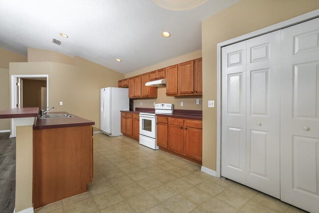 Photo - 2055 Newtown Rd