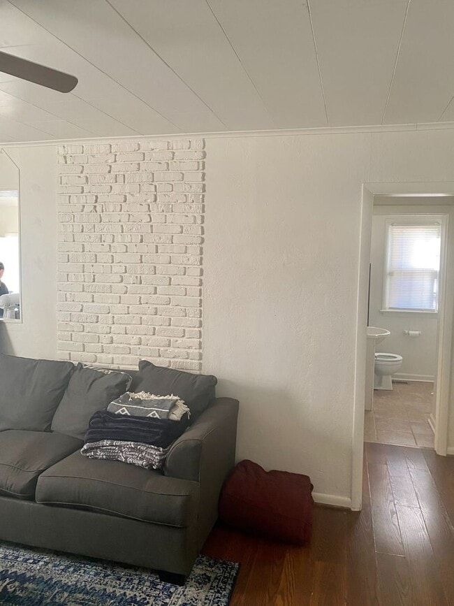 Photo - Cozy Cape Cod - Minutes to TBS (Quantico) over half an acre!