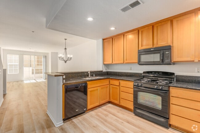 4BR, 4BA - 1,923SF - Kitchen