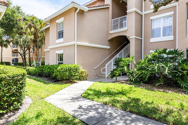 5060 Fairways Cir Unidad Fairways #F101