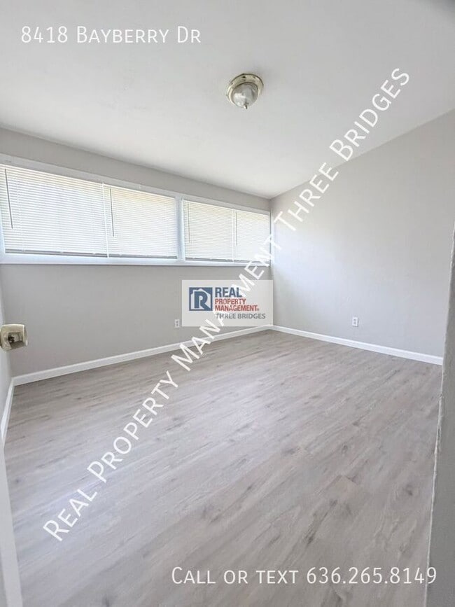 Building Photo - 8418 Bayberry Dr