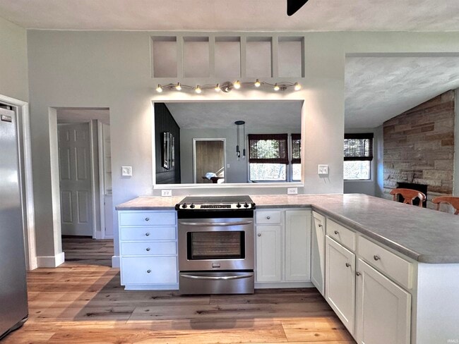 Photo - 7102 Woodhue Ln
