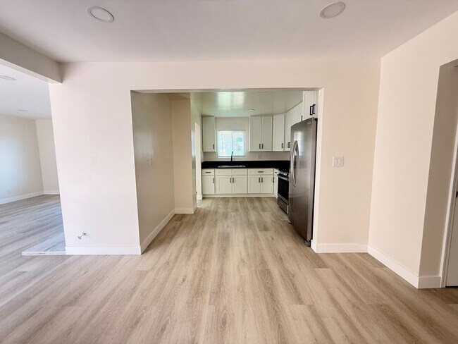 1994 S Park Ave Unit 1