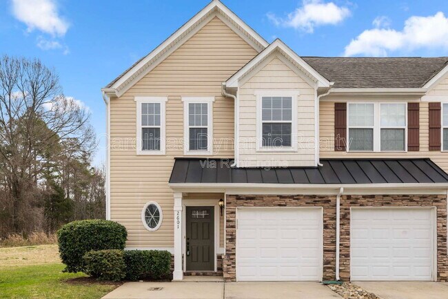 Photo - 2601 Silverthorn Dr