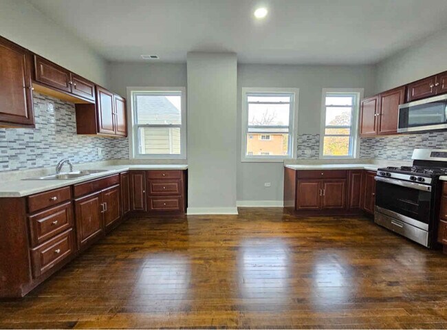 Photo - 121 N Menard Ave Unit 1