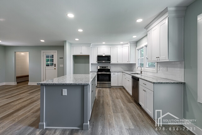Photo - 3979 Potomac Dr NW