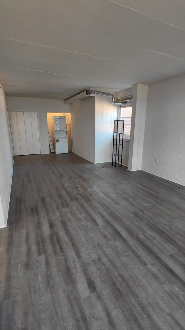 Building Photo - 904 Brightwood Manor Dr Unit #12