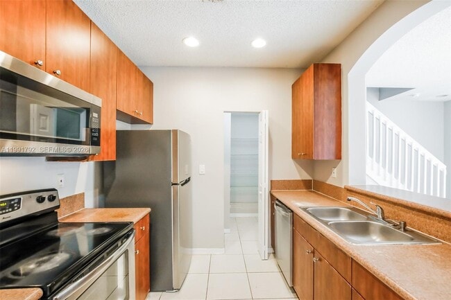 Photo - 2281 NE 42nd Cir