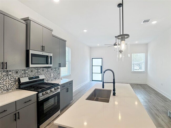 Photo - 6107 Begonia Cir Unidad 2