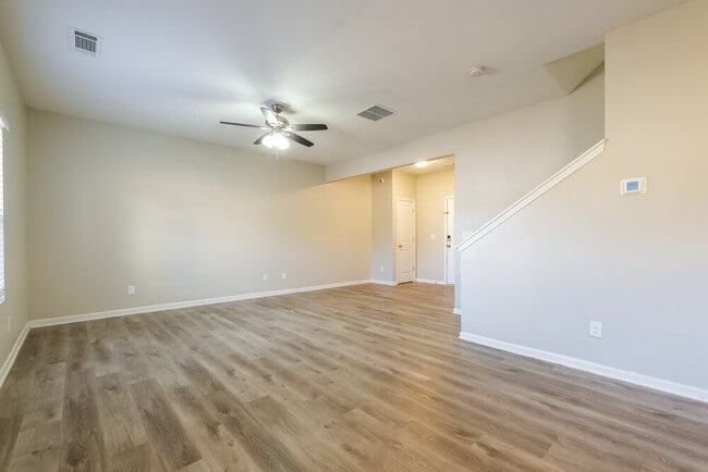 Photo - 531 Dianne Ct