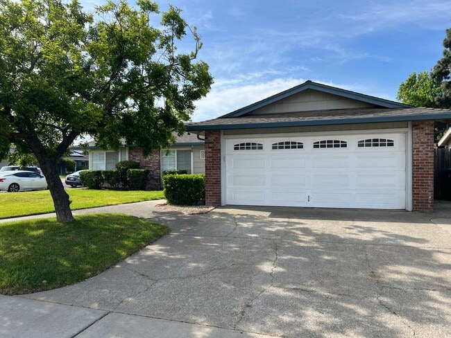 Photo - Updated 3 bedroom single story in Manteca!