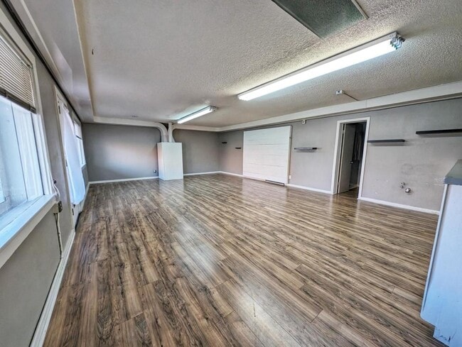 Photo - 209 S 2nd Ave