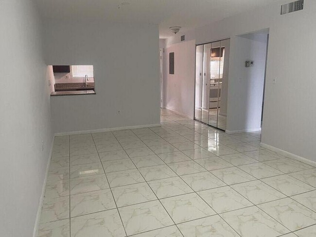 Building Photo - 6054 Forest Hill Blvd Unit 201 Rental