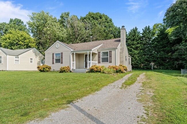 Photo - 855 Burroughs Rd