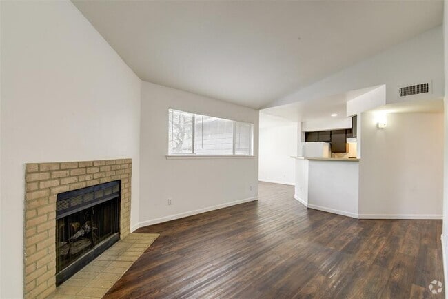 Building Photo - 7200 W T C Jester Blvd Unit 904 Rental