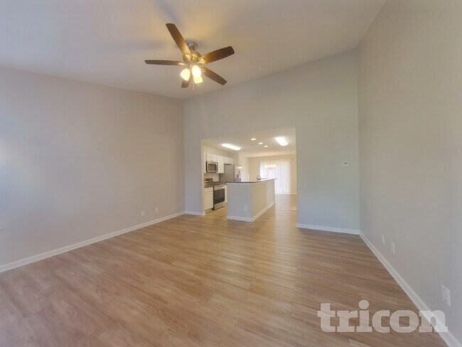 Photo - 2103 Wexford Way