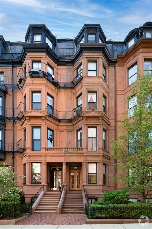 Building Photo - 195 Beacon St Unit 4 Rental
