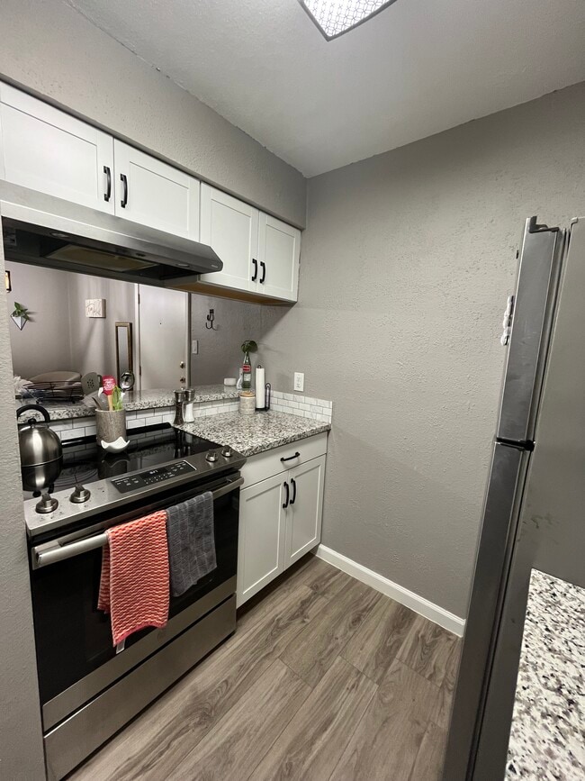 Photo - 3131 Cummins St Unidad #14