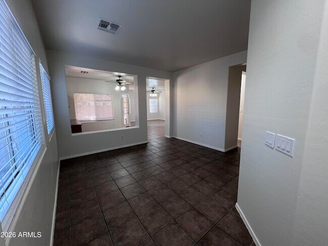 Photo - 1961 E Shannon St