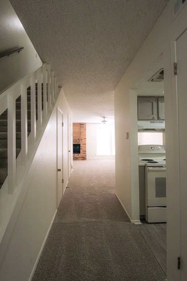 Photo - 1327 Julienne Pl