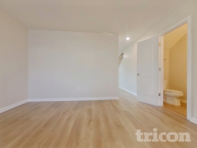 Photo - 133 Glendale Blvd