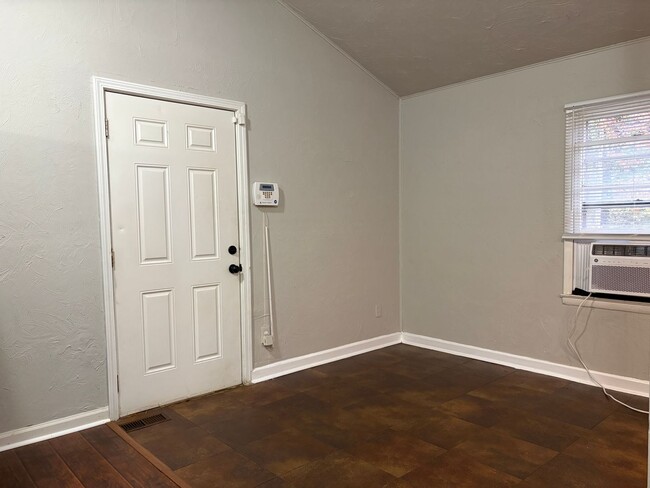 Photo - 2 Bedroom, 1 Bathroom House in High Point!