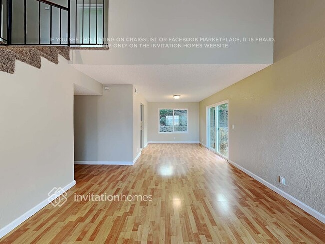 Photo - 120 Persimmon Dr