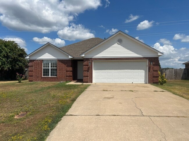 Charming 3 Bed 2 Bath Home - Charming 3 Bed 2 Bath Home