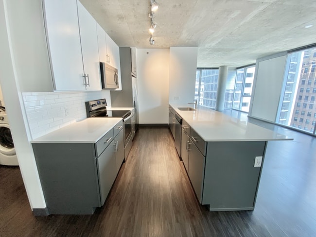 Photo - 200 N Wells St Unit 2201