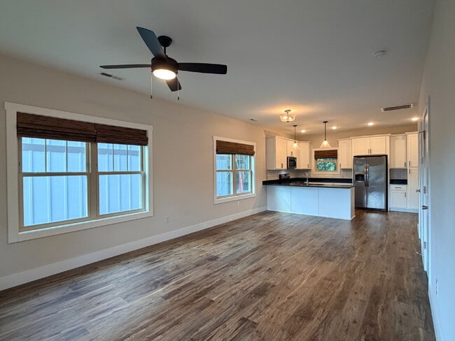 Photo - 2 Bed/2.5 Bath Home for Rent in Weaverville, NC