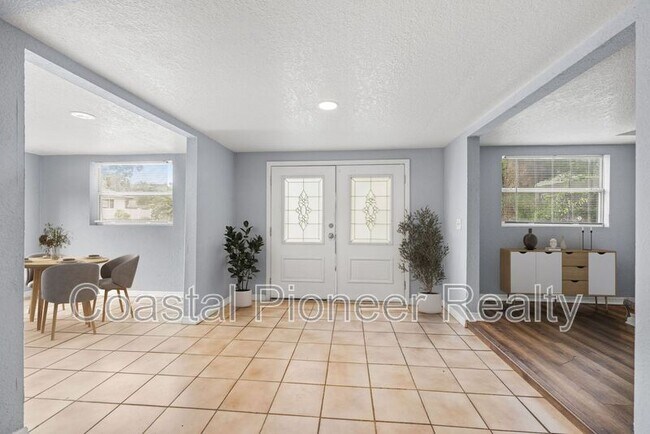 Photo - 305 E Hanna Ave