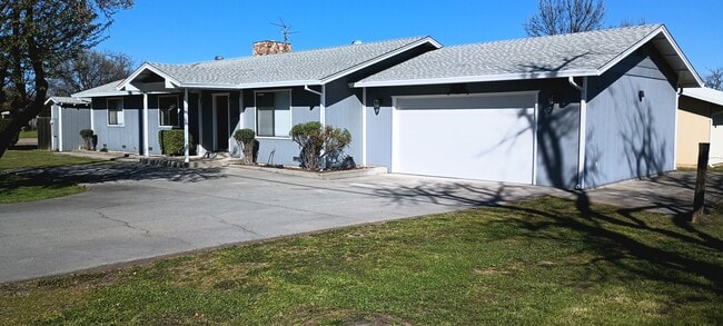 733 West Ave