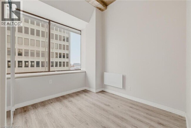 Photo - 30 Duke St W Unité 2302