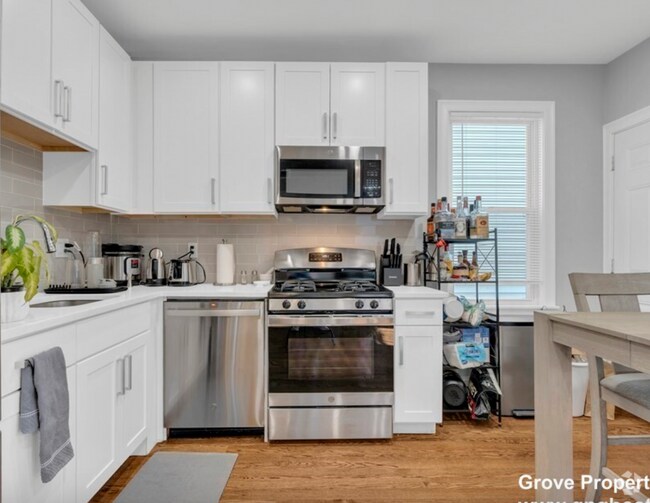Building Photo - 70 Harvest St Unit 1 Rental
