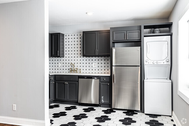 1BR, 1BA - 605SF - The Holmes