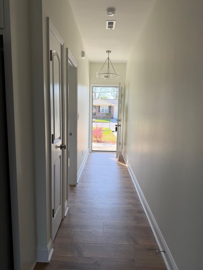 Photo - 2523 Jones St