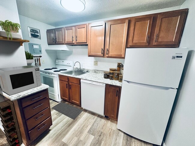 The Acadian Apartments