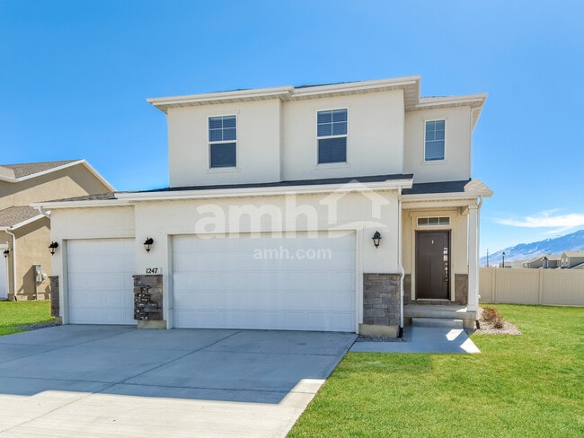 Building Photo - 1247 E Meadow Ranch Ln