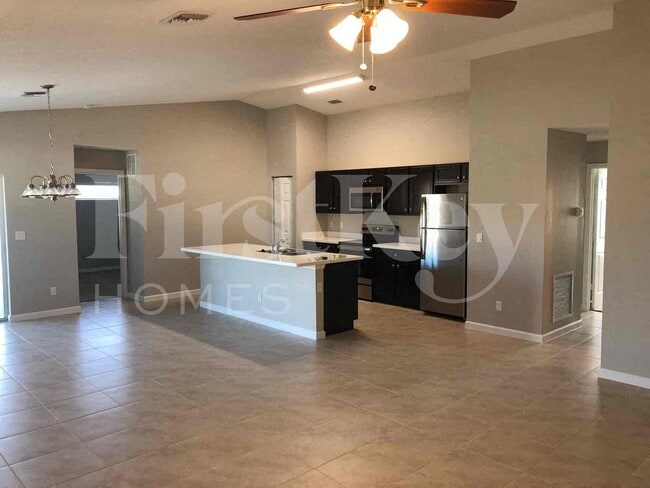 Photo - 1773 SW Cannon Ave