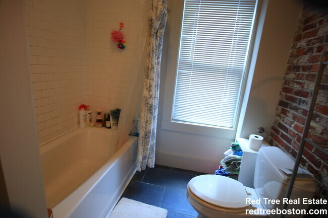 Photo - 23 Greylock Rd