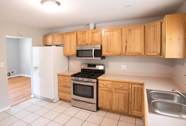 Kitchen - 308 East St