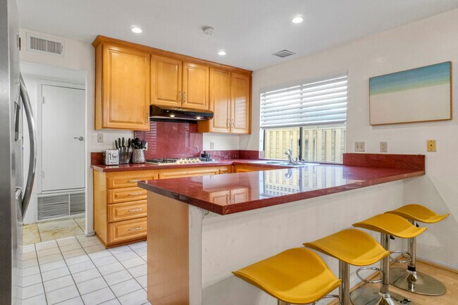 Photo - 1325 26th St Unit E