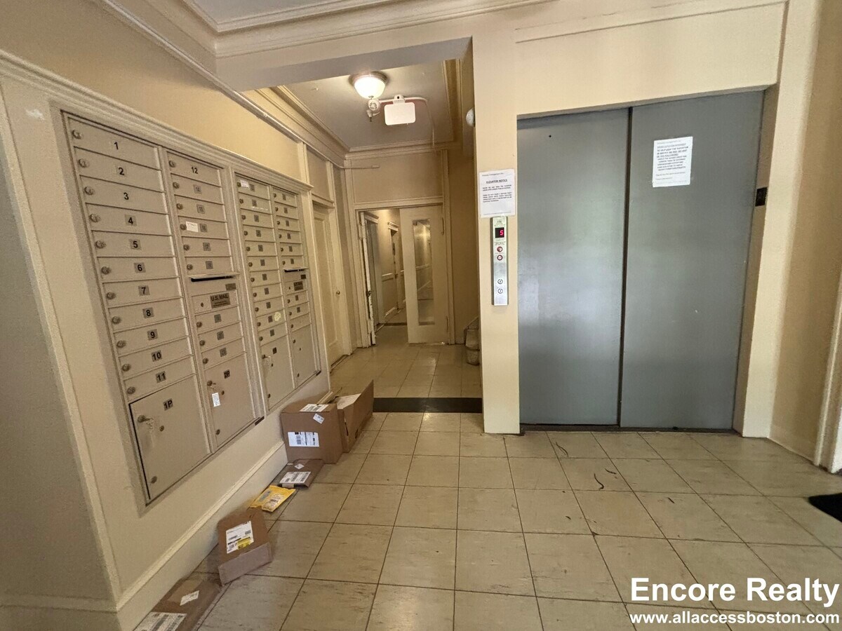 Photo - 235 Park Dr Unidad 9