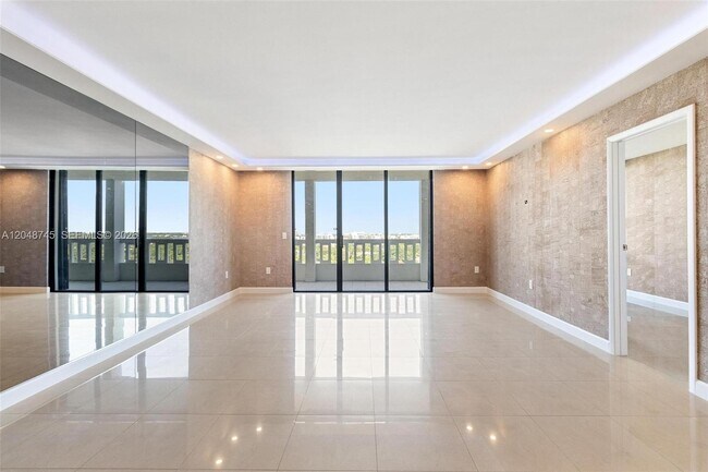 9801 Collins Ave Unit 11-O
