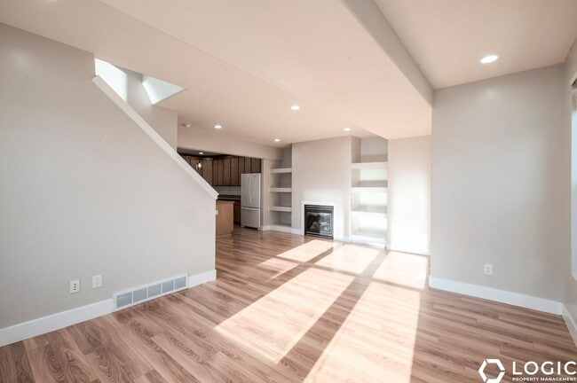 Photo - 153 Monifieth Pl