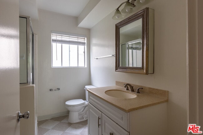 Photo - 844 6th St Unit 3